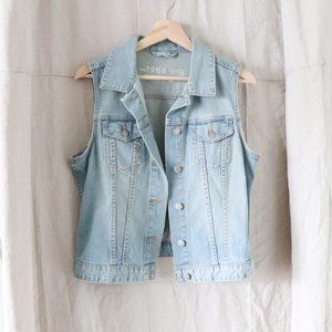 Gap Denim Vest in a Medium Light Wash